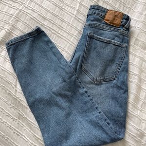 Stradivarius Mom Fit Jeans. Size: 4